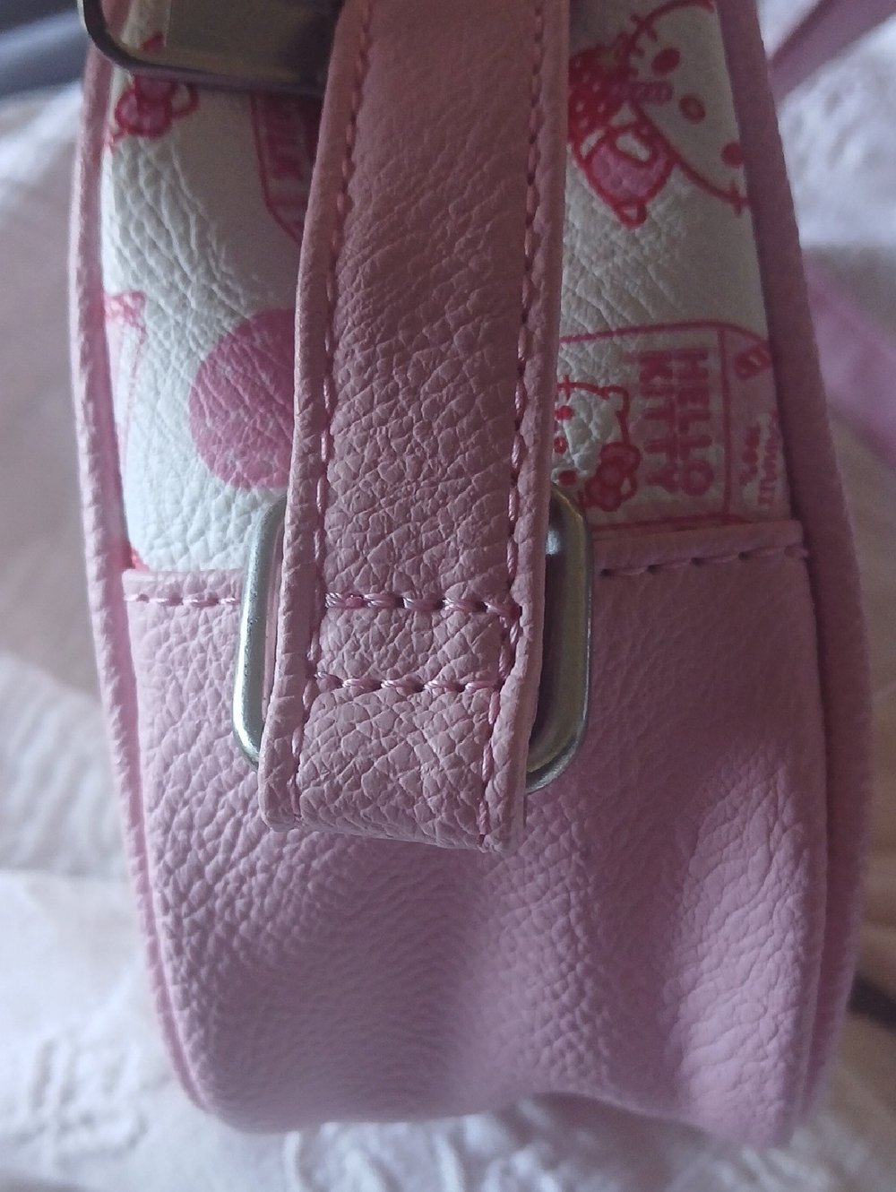 Hello Kitty Loungefly Crossbody - Picture 6 of 7